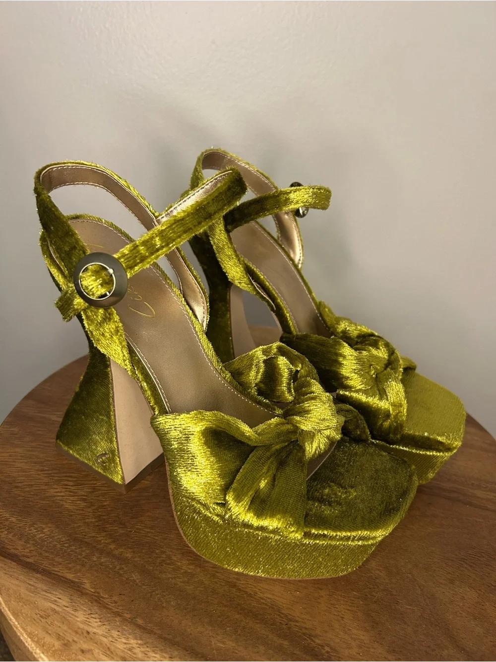 NWOT Jeffrey Campbell Olive Green Velvet Platform Heeled Sandals
